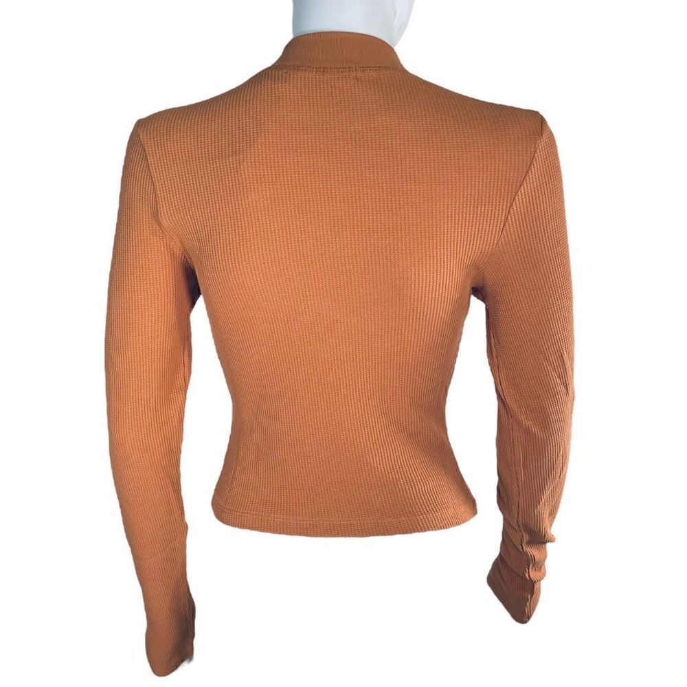 Daydreamer Women Medium Long Sleeve Cotton Knit Turtleneck Top - Picture 3 of 7